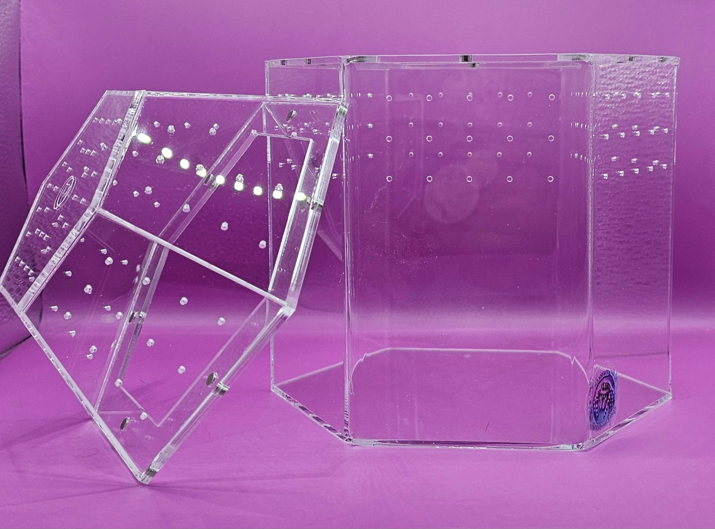 Large Hexagon Mid Opening Enclosure