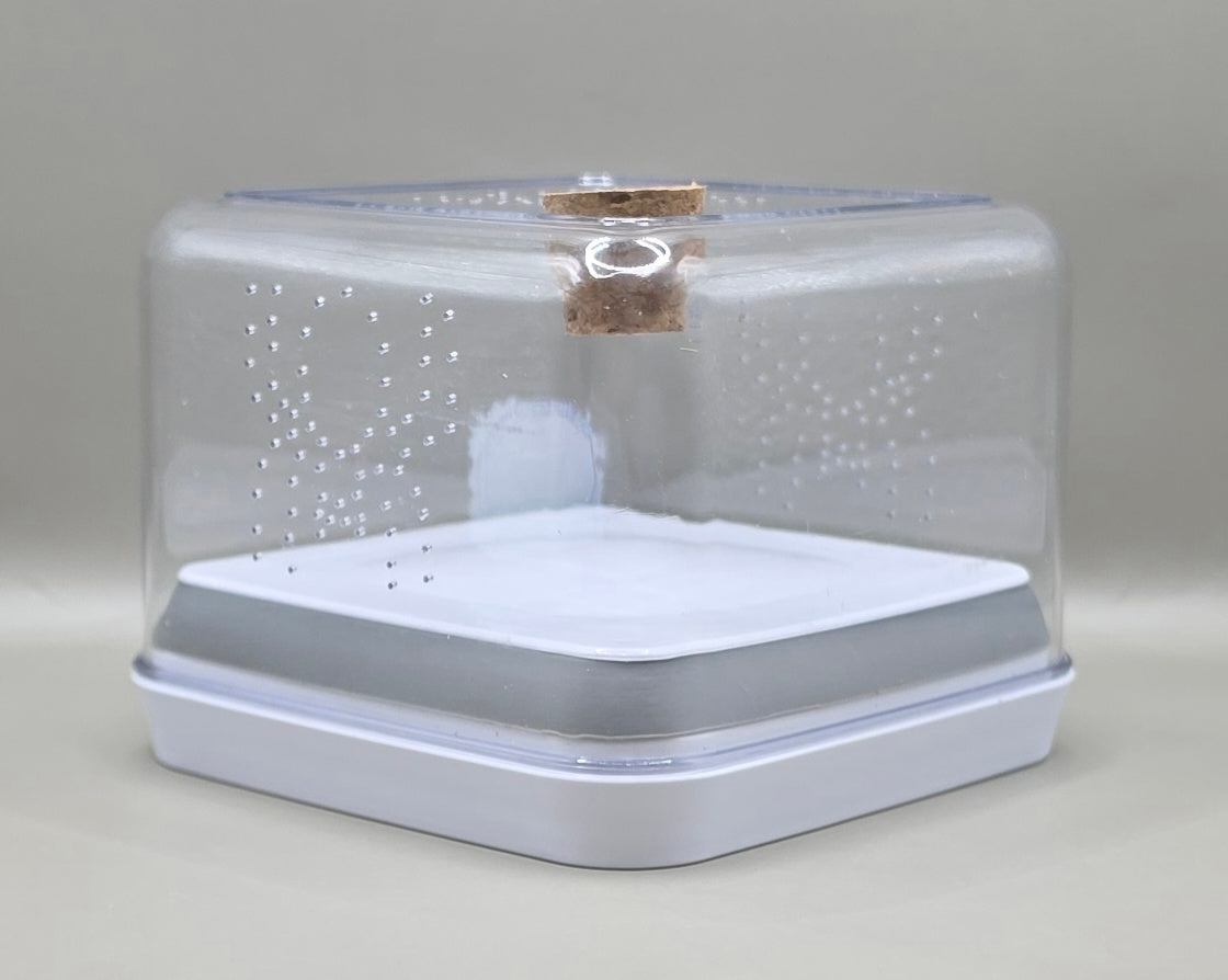 Short Bottom Opening Enclosure (With Feeding Hole)