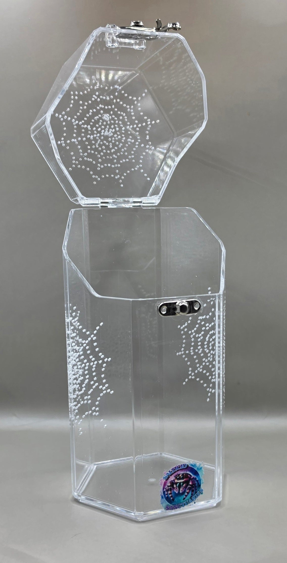 Hexagonal Arboreal Mid Opening Enclosure