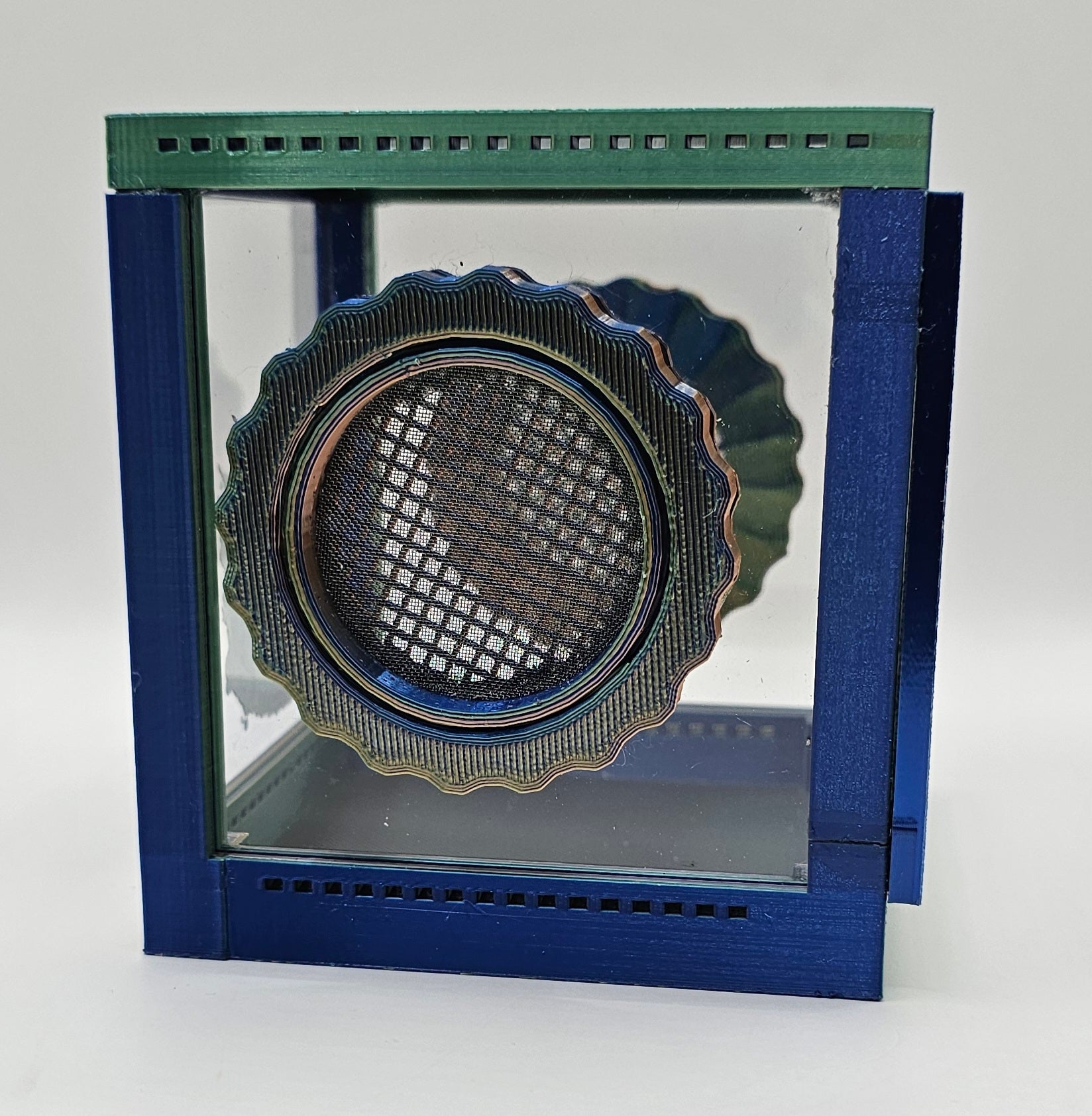 3d Printed Acrylic Jumping Spider Enclosure (Earth) 4
