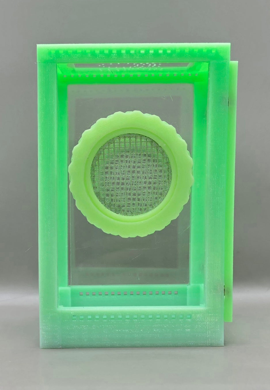 3d Printed Acrylic Jumping Spider Enclosure (Jelly Green) 4